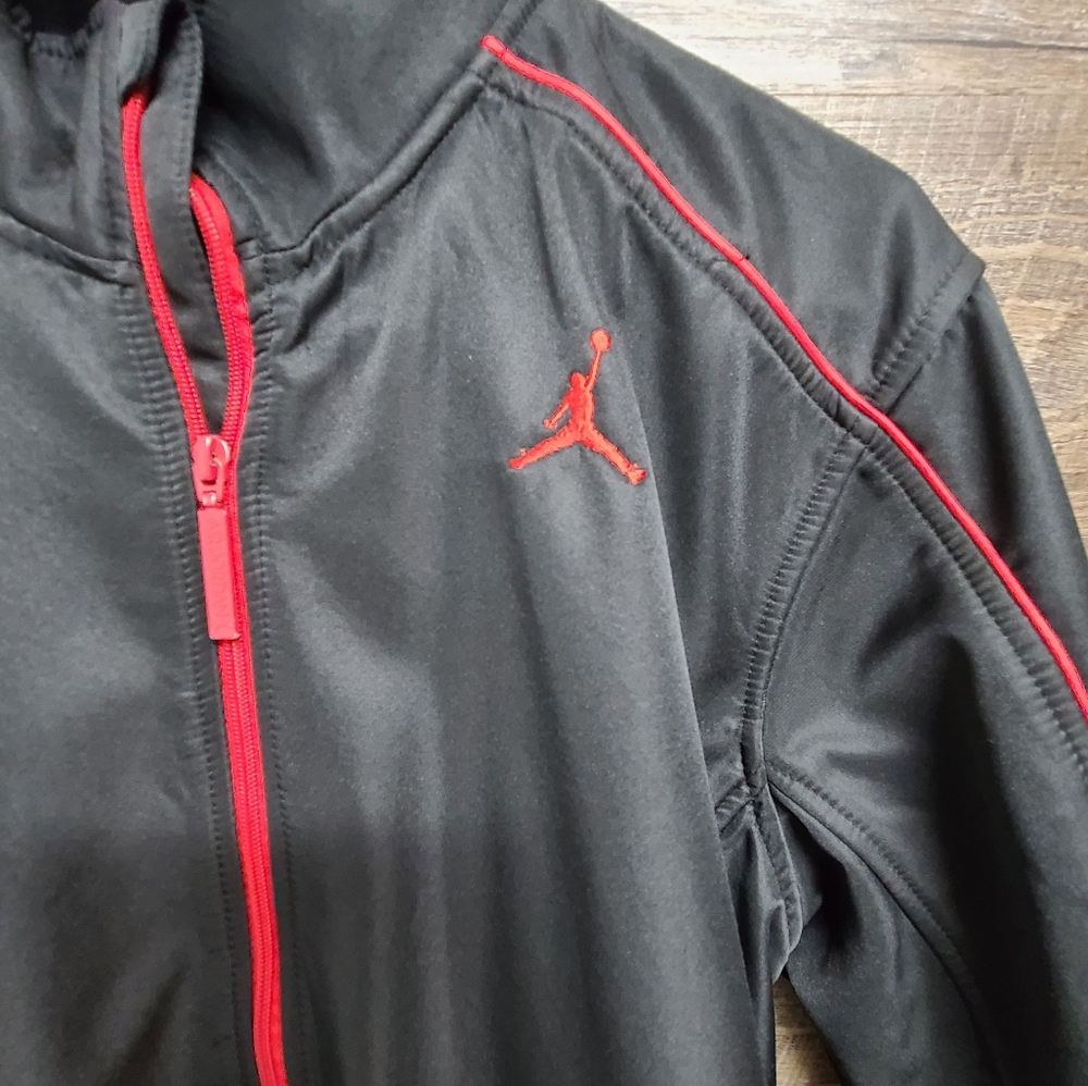Jordan Jacket B - Picture 2 of 10
